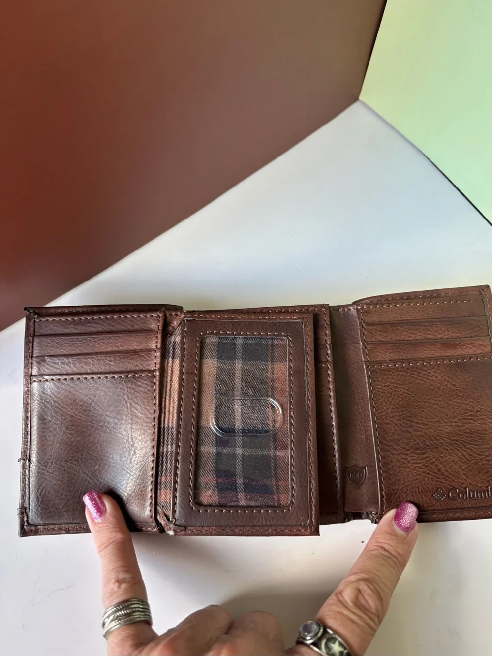 COLUMBIA Men’s Brown Leather Tri-Fold Wallet